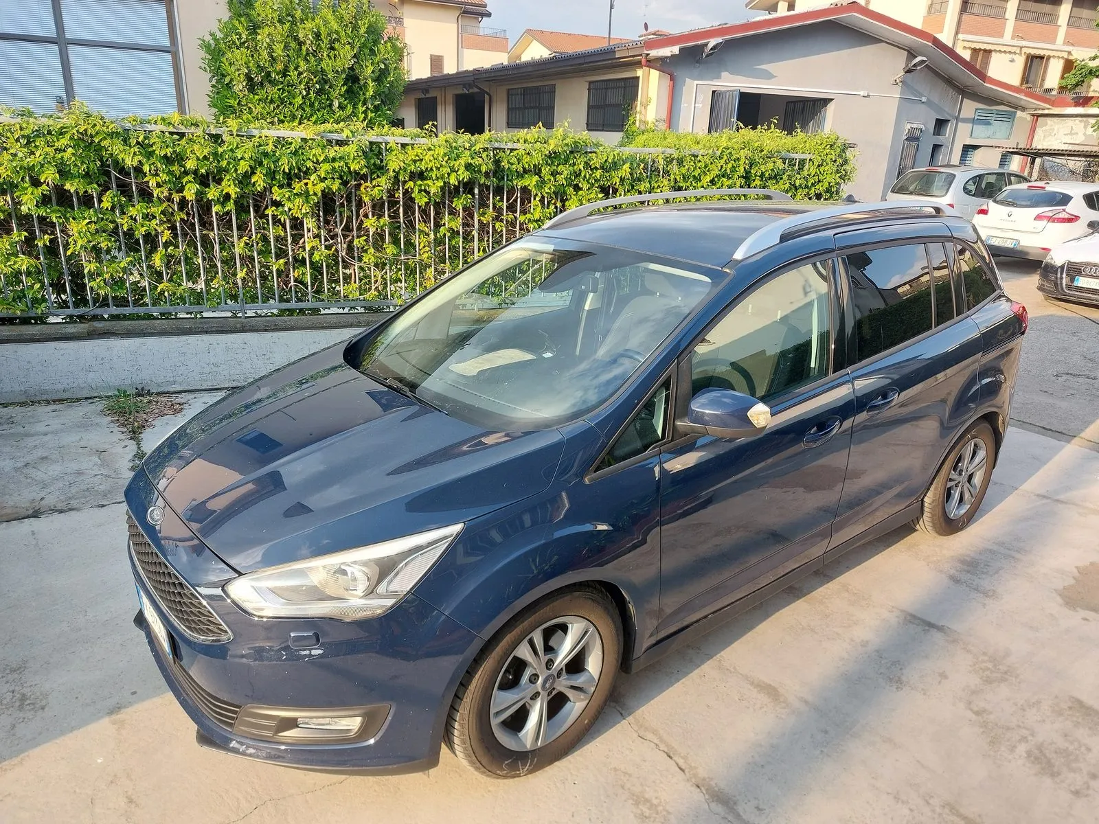 Ford Grand C-Max 7 posti 2017 usata in vendita da Mantia Automobili